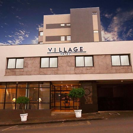 Village Hotel Понта-Гросса Экстерьер фото