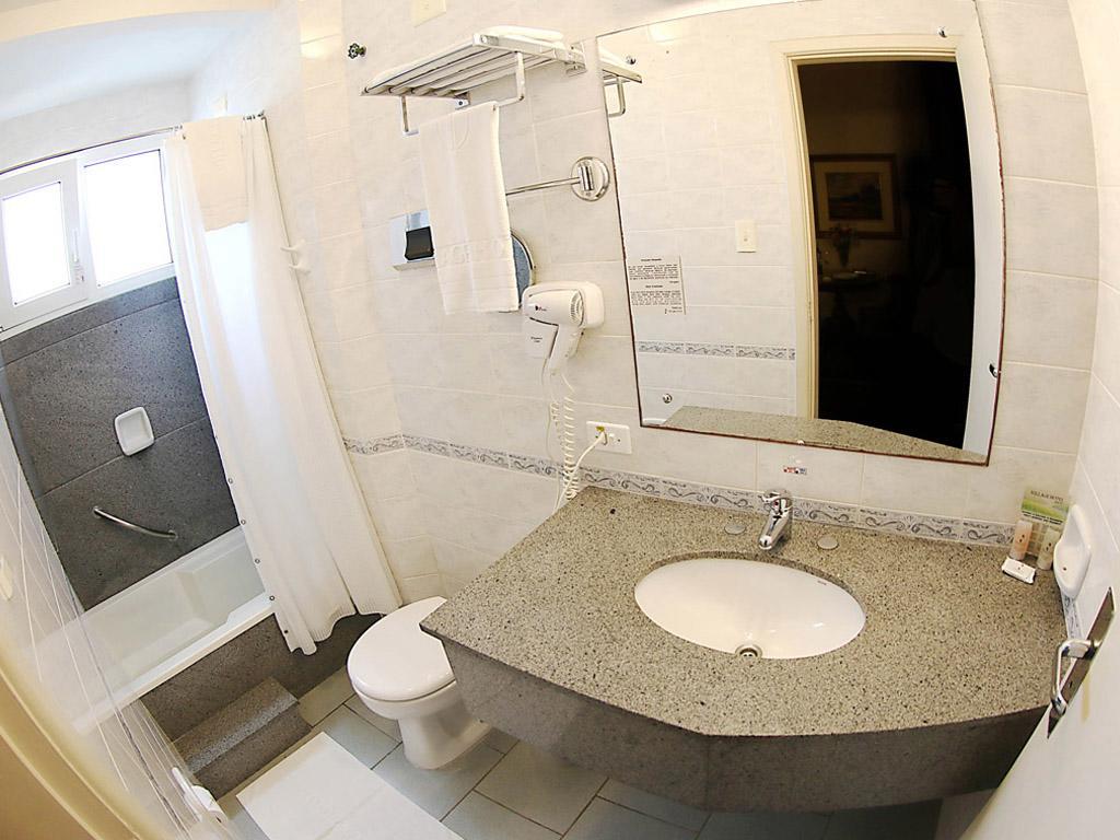Village Hotel Понта-Гросса Экстерьер фото