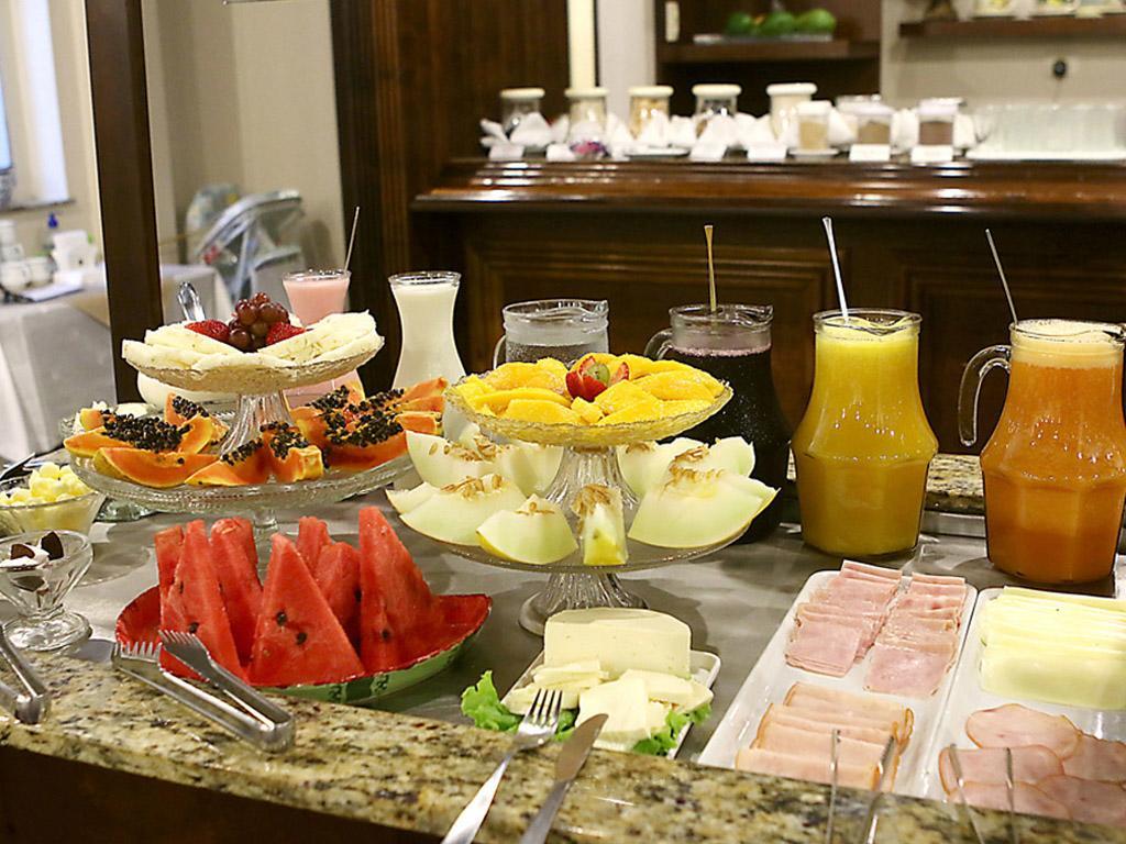 Village Hotel Понта-Гросса Экстерьер фото