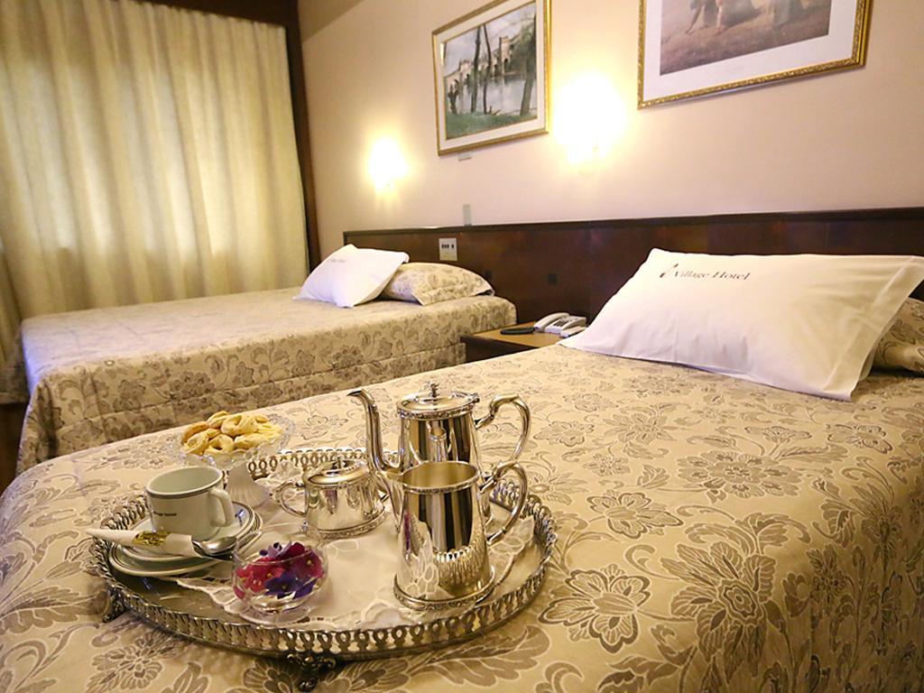 Village Hotel Понта-Гросса Экстерьер фото