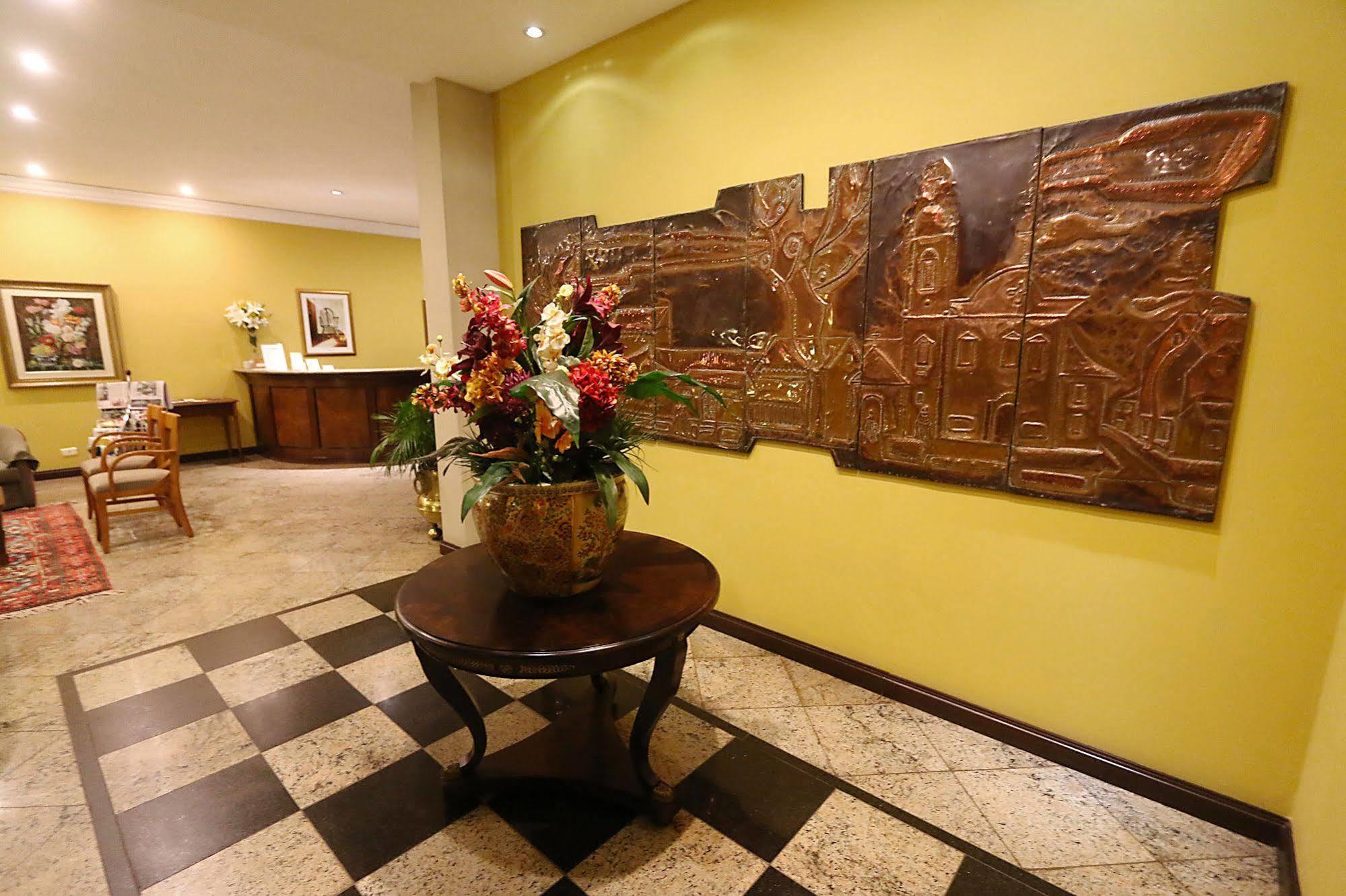 Village Hotel Понта-Гросса Экстерьер фото