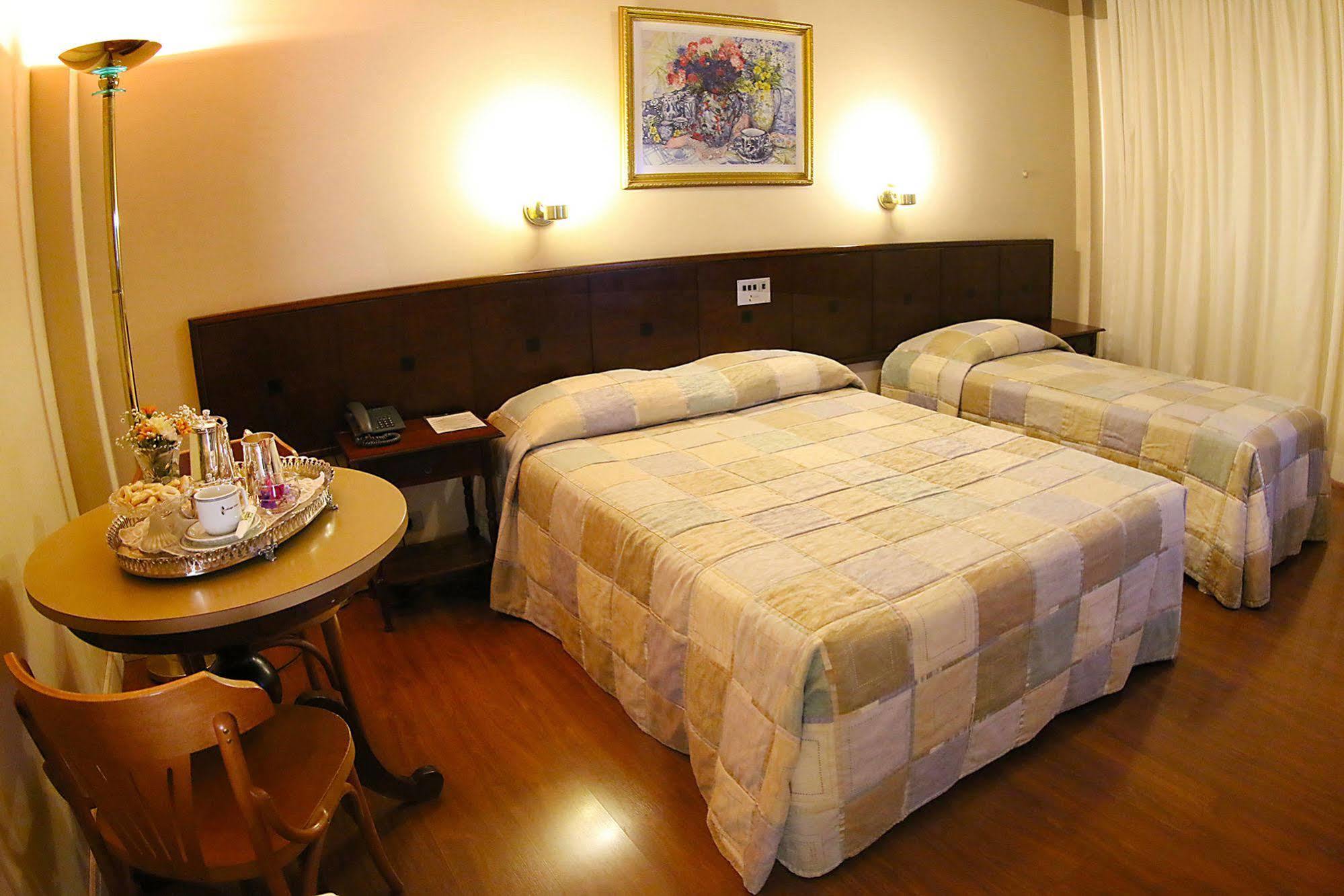 Village Hotel Понта-Гросса Экстерьер фото